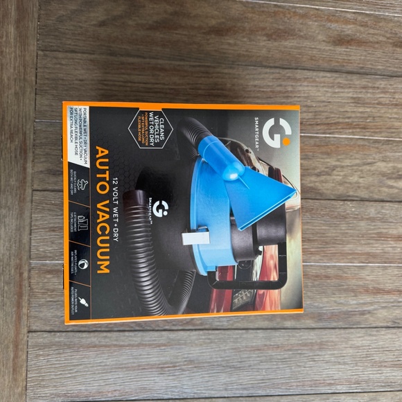 Smart Gear 12 Volt Portable Wet/Dry Auto Vacuum - Picture 5 of 11